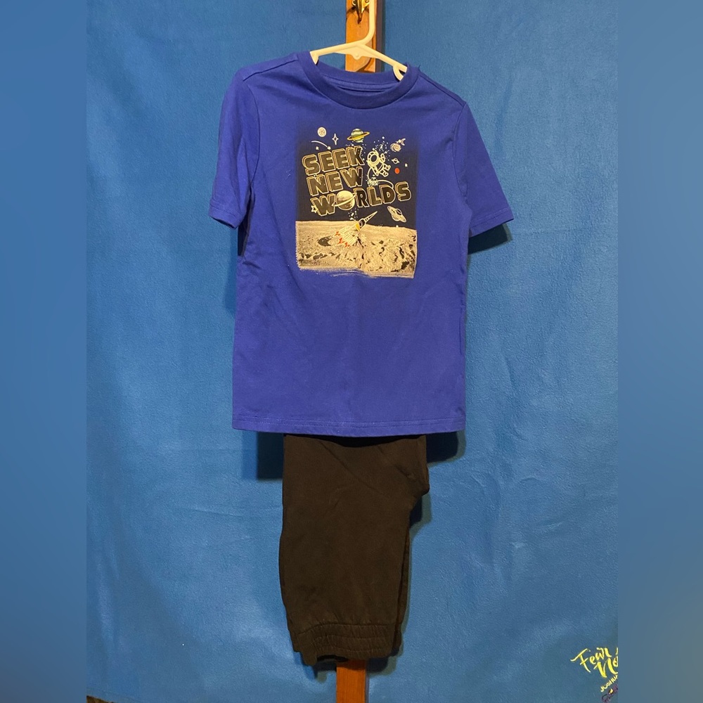 365 Kids 2pc boys set. Size 6
